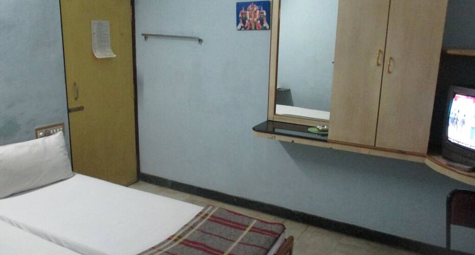Maruthi Lodge, Visakhapatnam 4